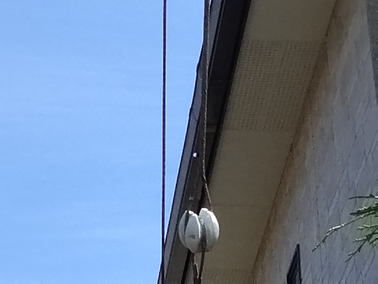 加古郡播磨町　大屋根軒どいに穴開き